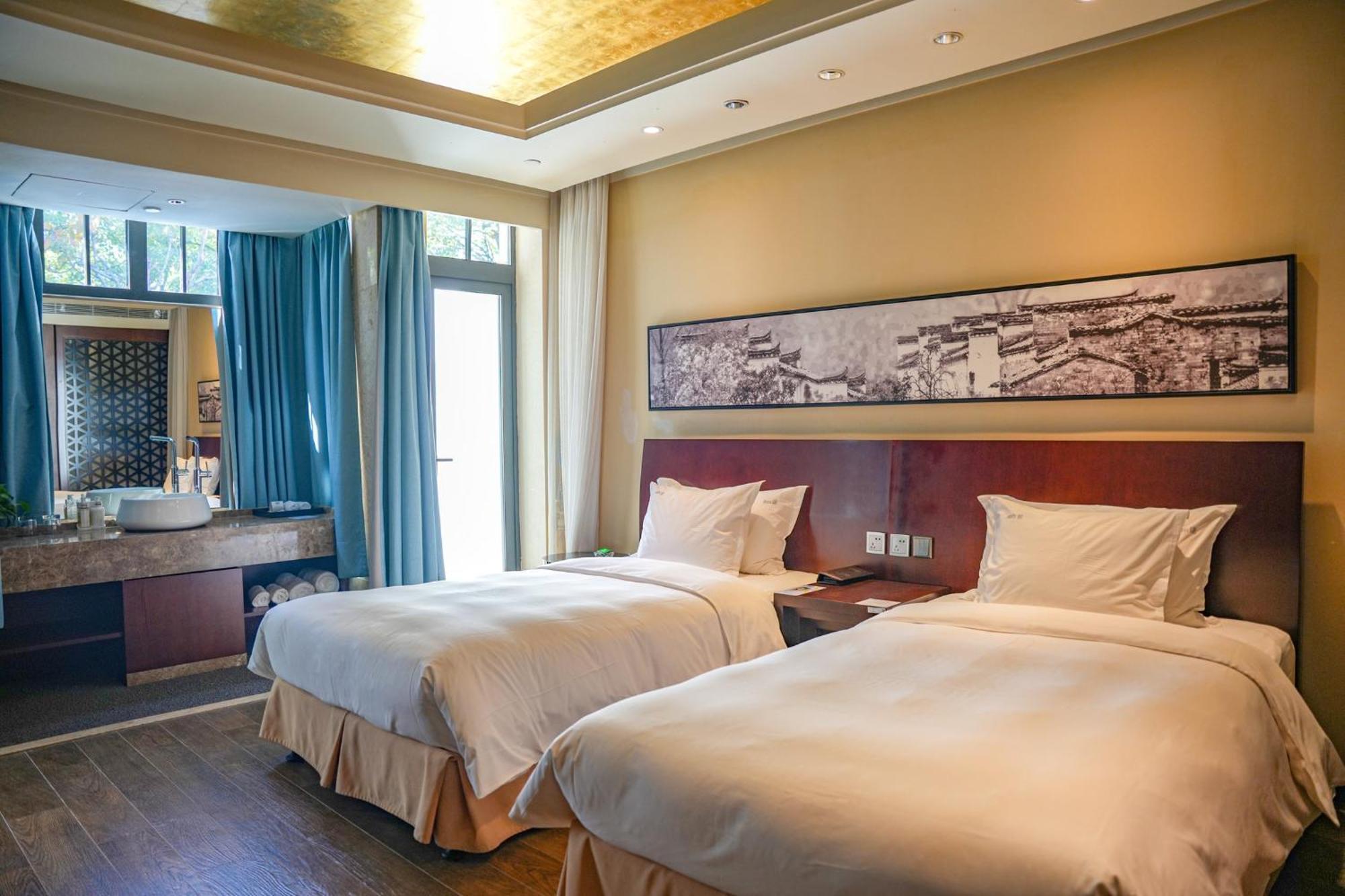 Holiday Inn Resort Chaohu Hot Spring By Ihg Hefei Exterior foto