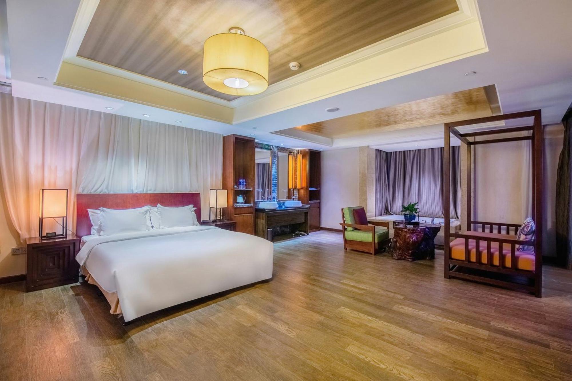 Holiday Inn Resort Chaohu Hot Spring By Ihg Hefei Exterior foto