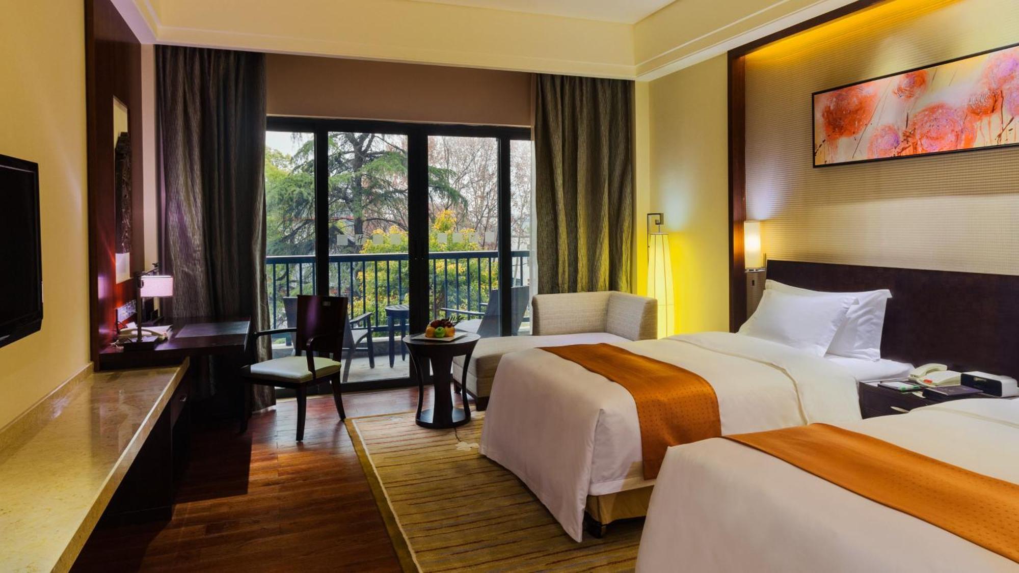 Holiday Inn Resort Chaohu Hot Spring By Ihg Hefei Exterior foto